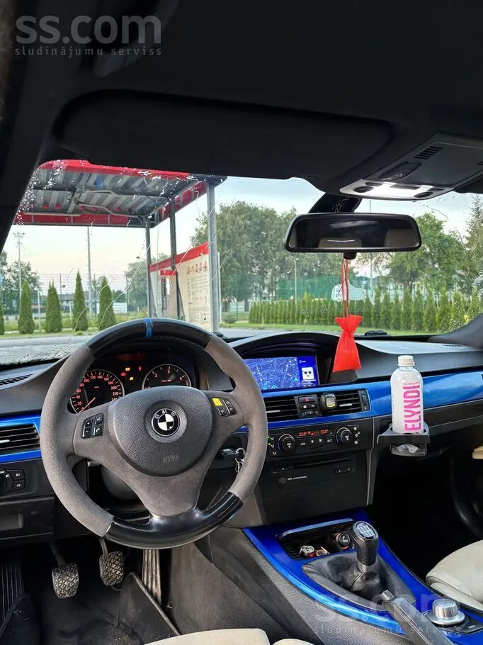 BMW E91 2006 photo 2