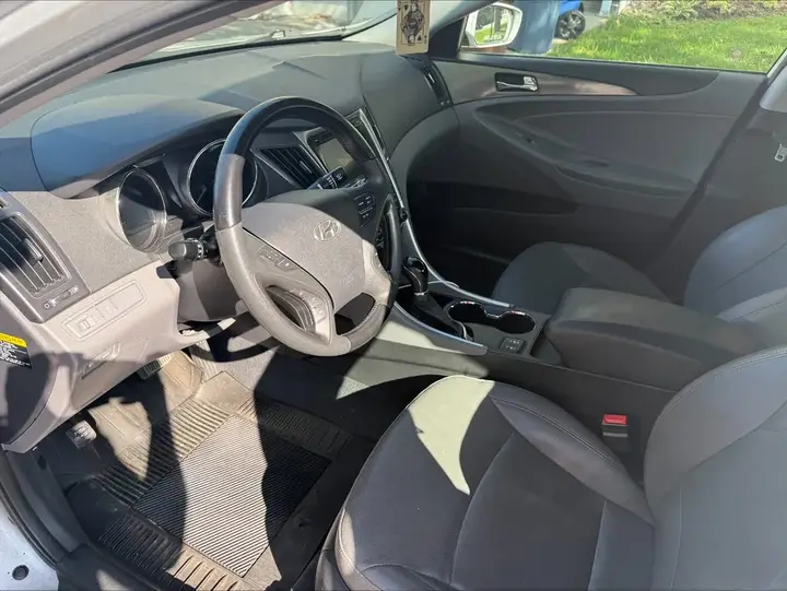 Hyundai Sonata 2012 photo 4