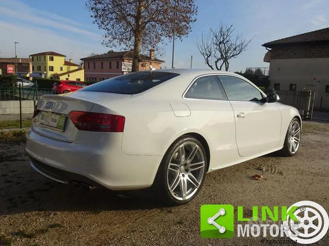 Audi A5 2010 photo 4