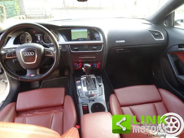 Audi A5 2010 photo 2