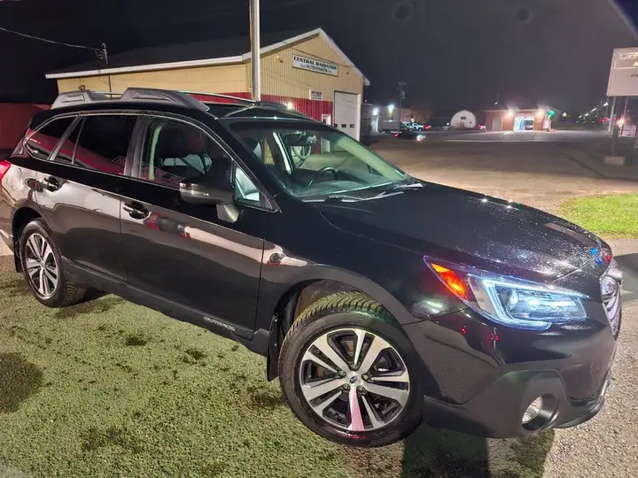 Subaru Outback 2018 photo 3