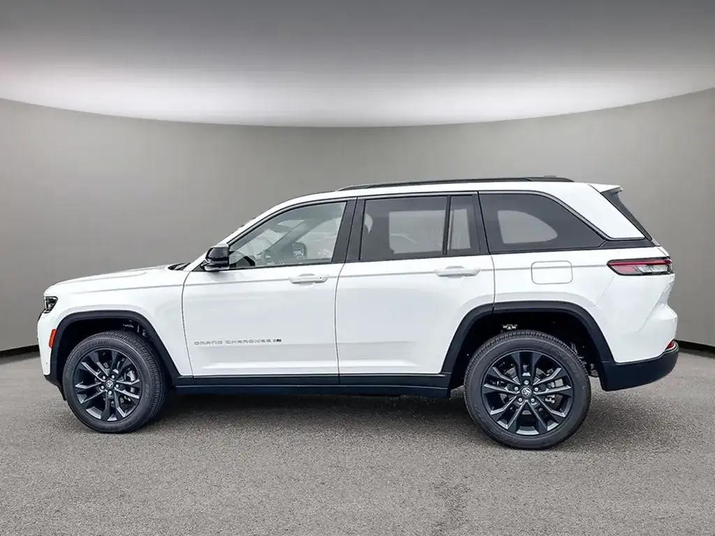 Jeep Grand Cherokee 2026 photo 3