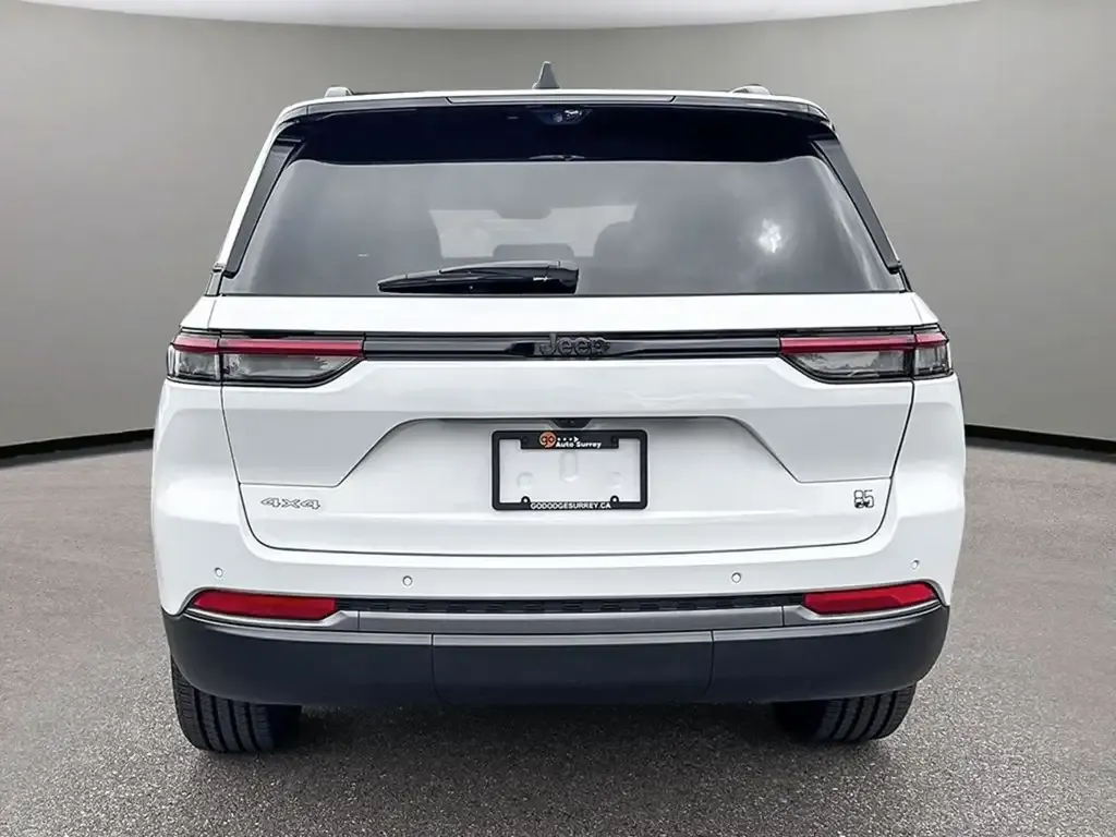 Jeep Grand Cherokee 2026 photo 5