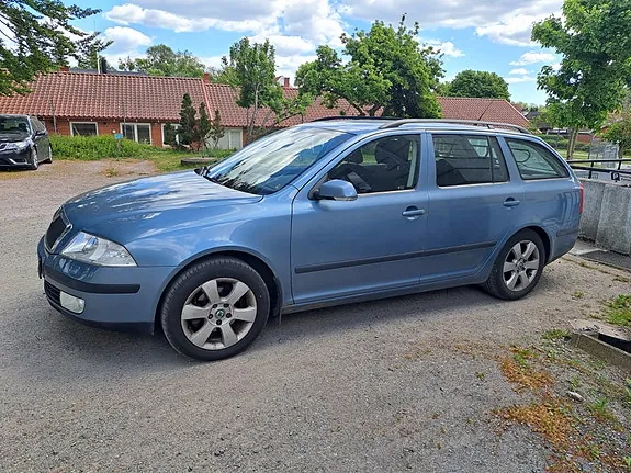 Skoda Octavia 2008 photo 2