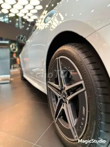 Mercedes-Benz C-Class 2026 photo 3
