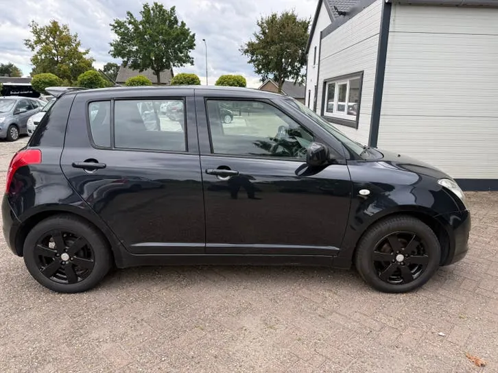 Suzuki Swift 2009 photo 3
