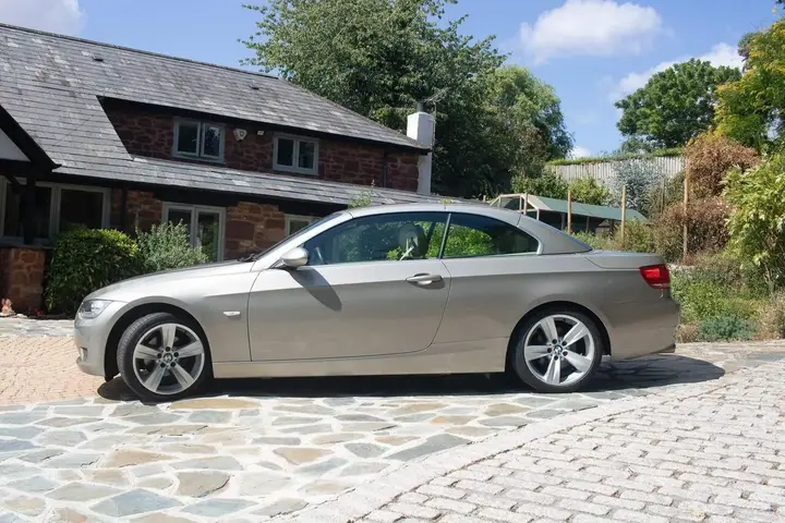 BMW 3 Series 2008 photo 2