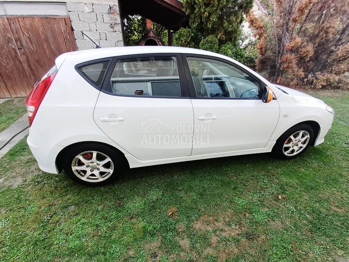 Hyundai I30 2011 photo 2