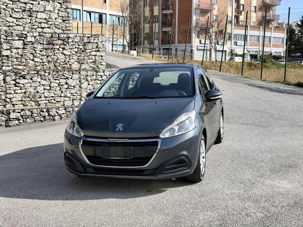 Peugeot 208 2015 photo 3