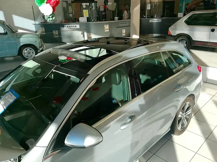 Mercedes-Benz C-Class 2022 photo 2