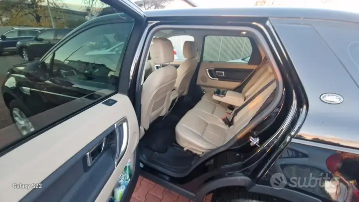 Land Rover Discovery Sport 2016 photo 3