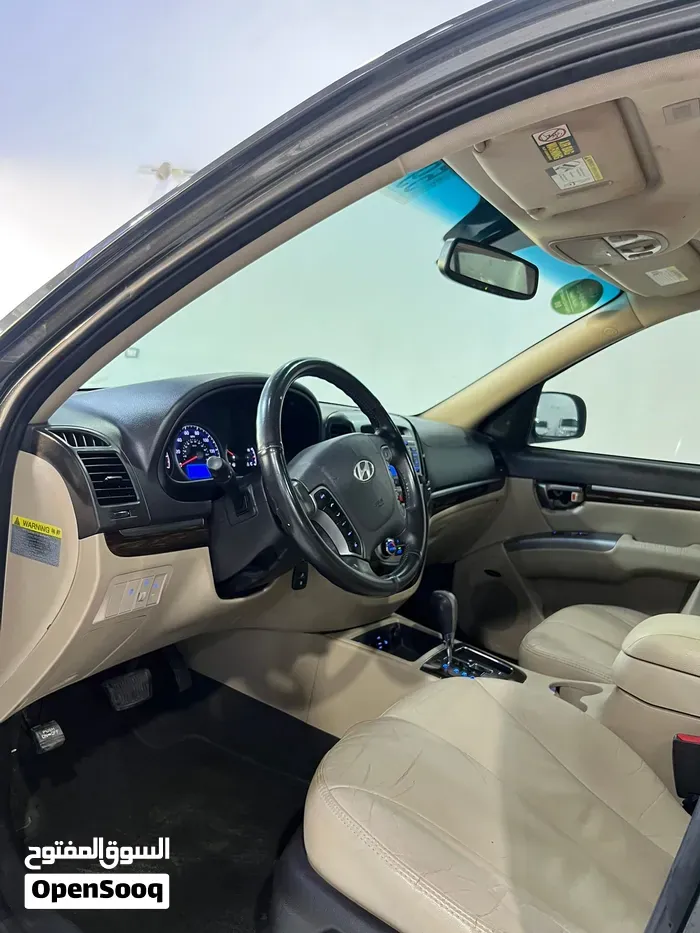 Hyundai Santa Fe 2012 photo 2