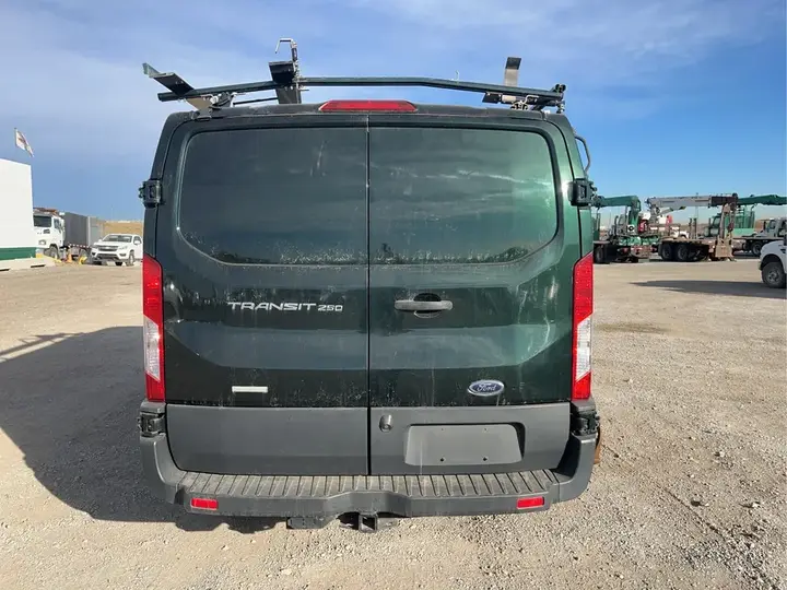 Ford Transit Cargo 2016 photo 4