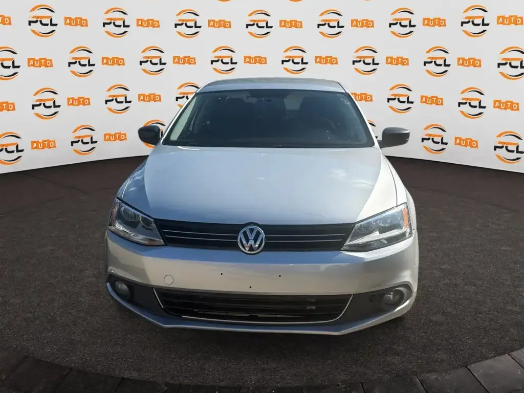 Volkswagen Jetta 2013 photo 2