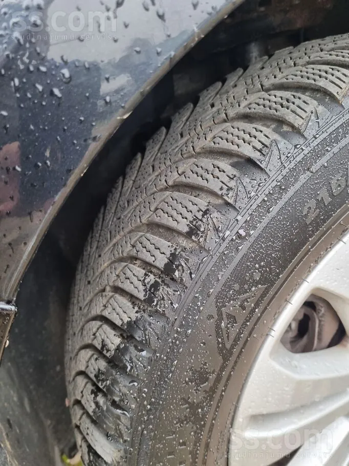 Ford Galaxy 2011 photo 5
