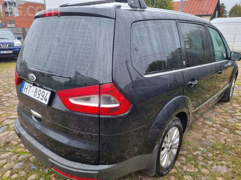 Ford Galaxy 2011 photo 4