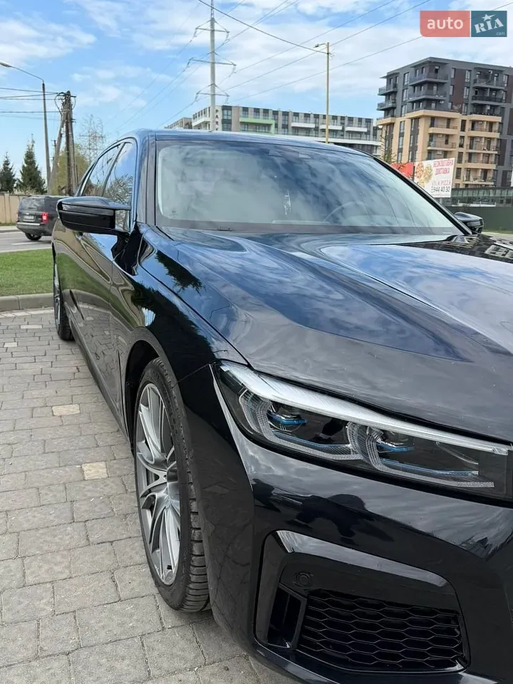 BMW 7 Series 2018 photo 2