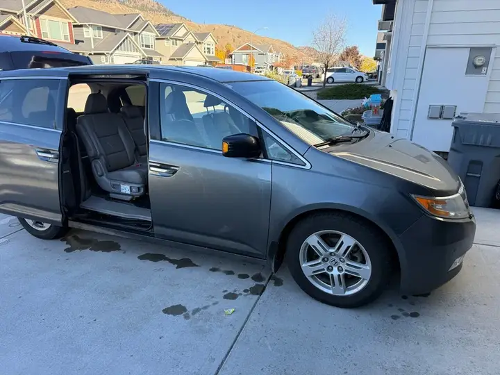 Honda Odyssey 2013 photo 2