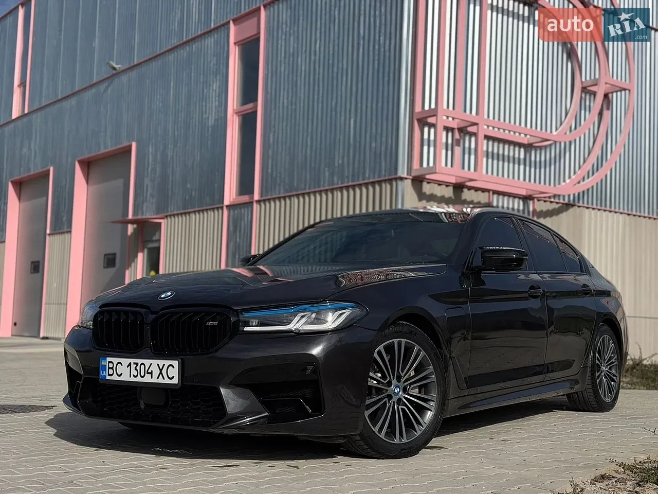 BMW 5 Series 2018 photo 2