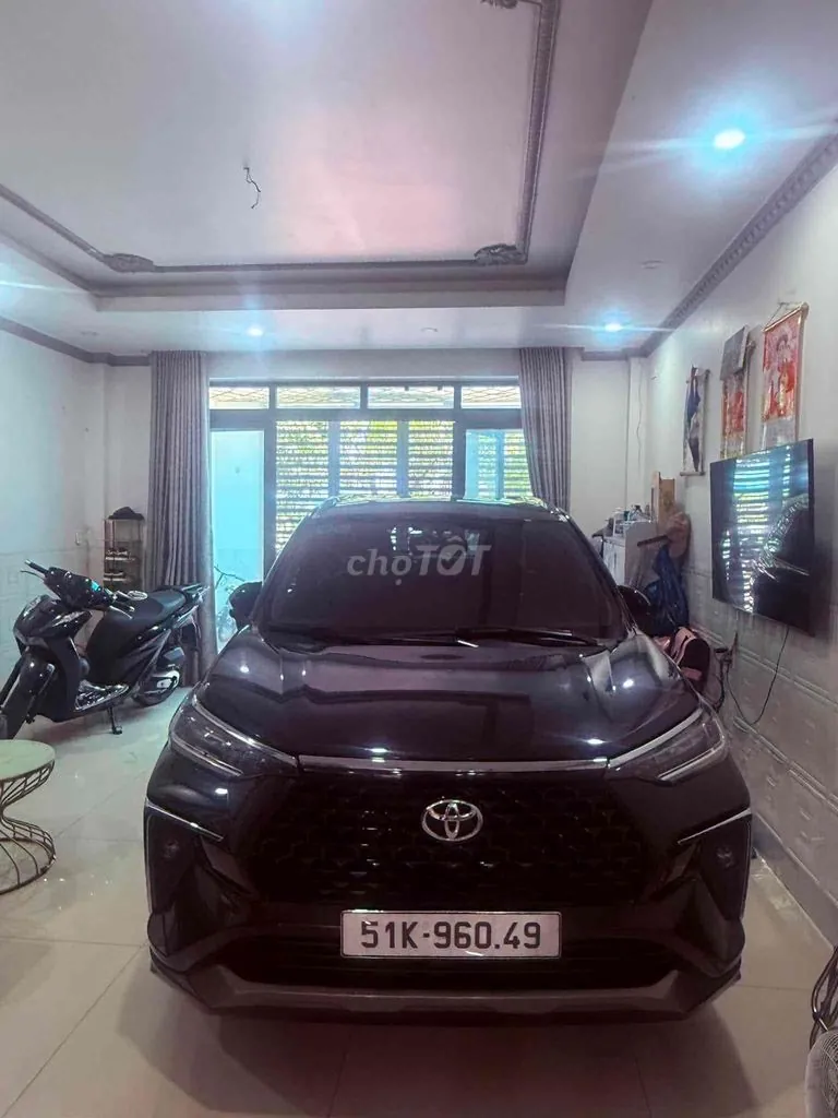 Toyota Veloz Cross