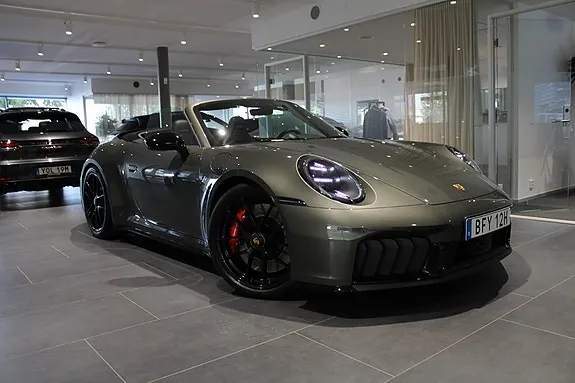 Porsche 911 Carrera 4 Gts