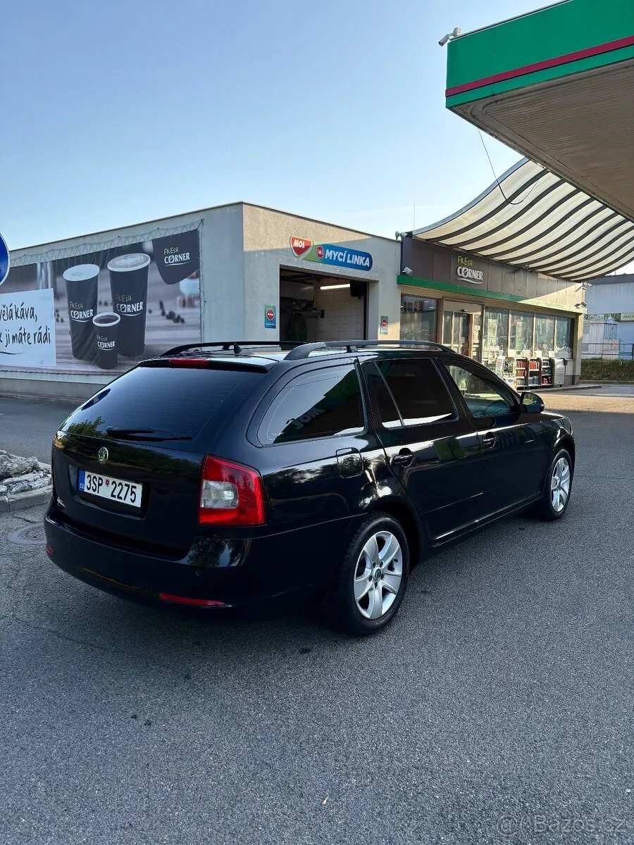 Skoda Octavia 2011 photo 4