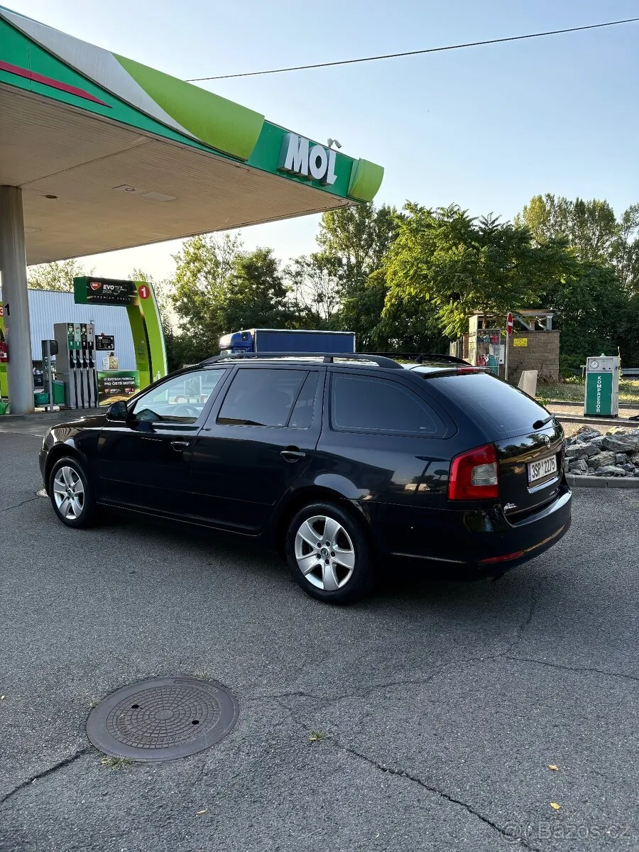 Skoda Octavia 2011 photo 3