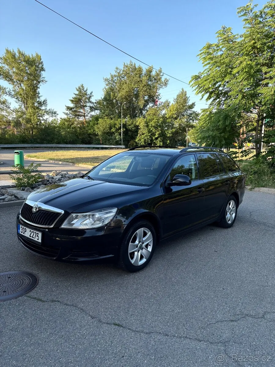 Skoda Octavia 2011 photo 2