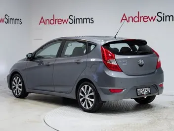 Hyundai Accent 2013 photo 3