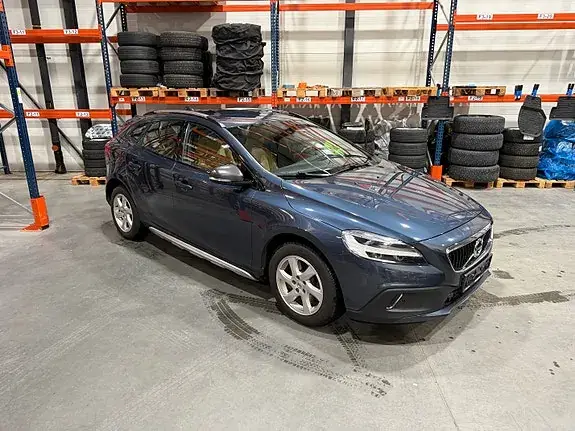 Volvo V40 Cross Country 2018 photo 3