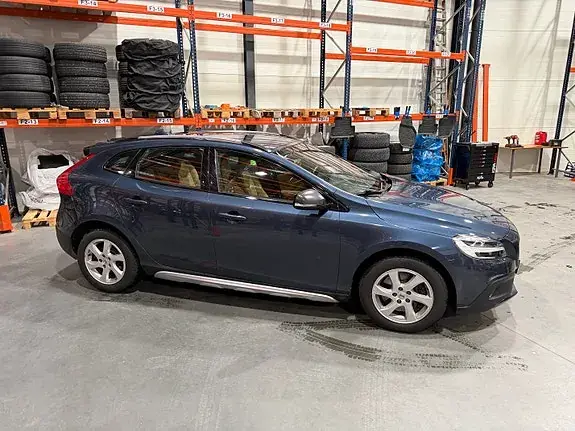 Volvo V40 Cross Country 2018 photo 4