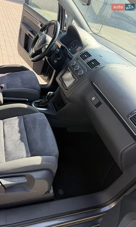 Volkswagen Touran 2013 photo 4