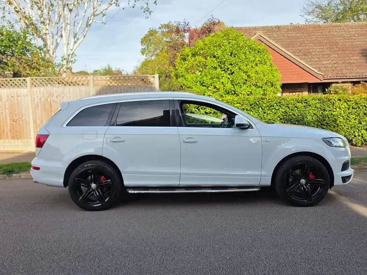 Audi Q7 2014 photo 5