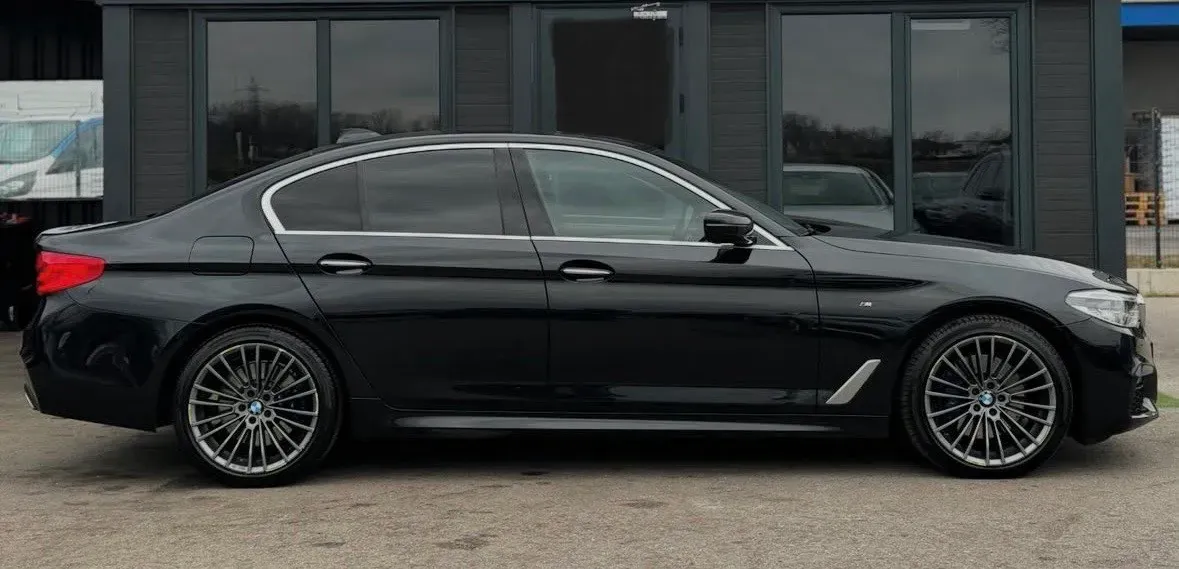 BMW 5 Series 2017 photo 2