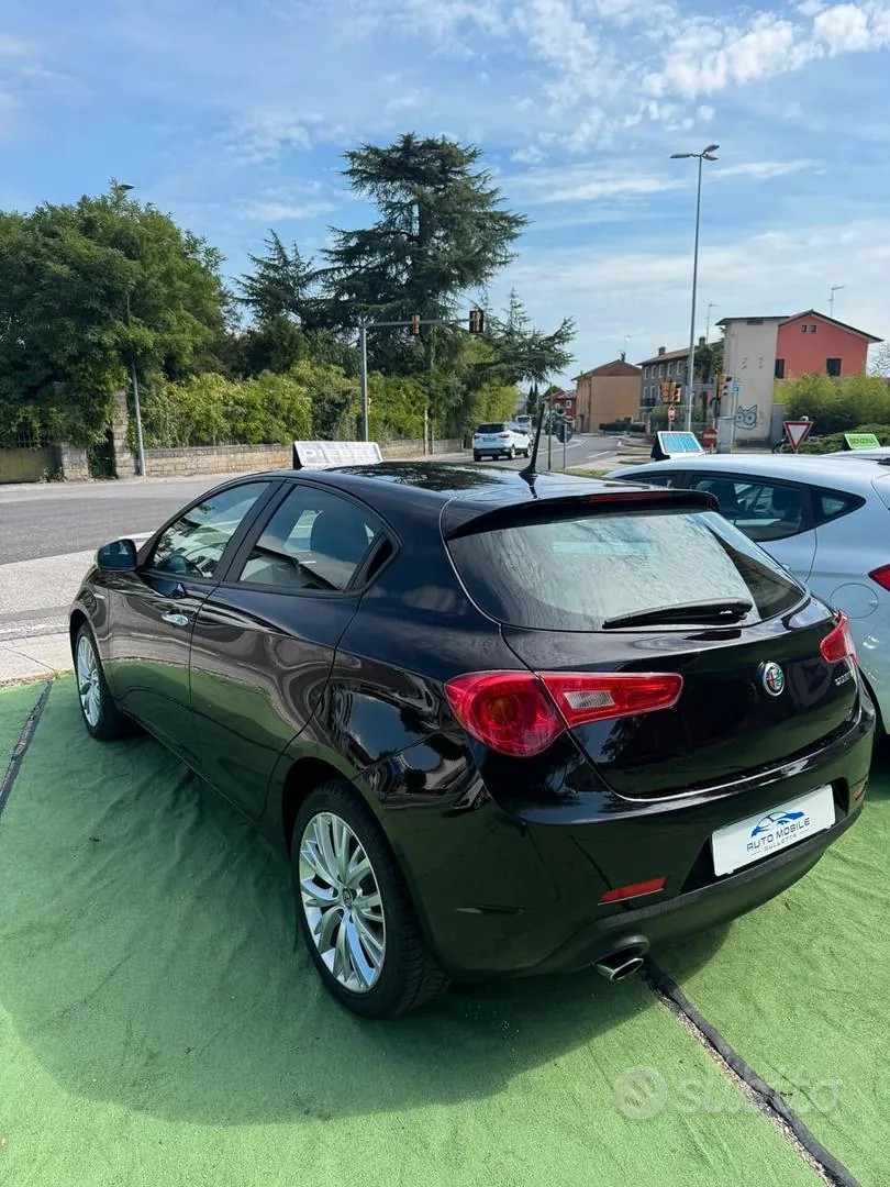 Alfa Romeo Giulietta 2017 photo 3