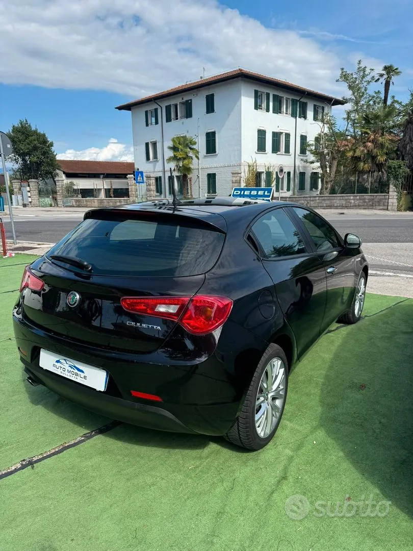 Alfa Romeo Giulietta 2017 photo 4