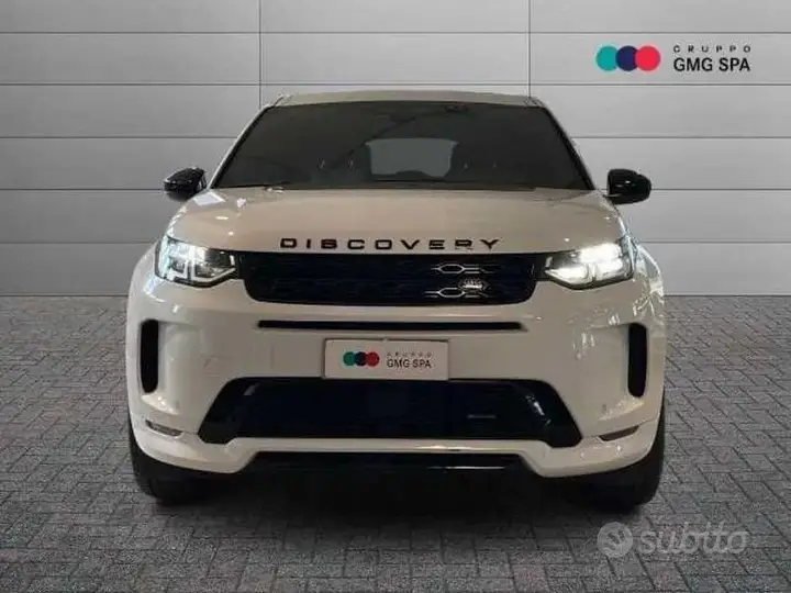 Land Rover Discovery Sport 2023 photo 2