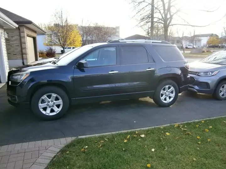 GMC Acadia 2015 photo 3