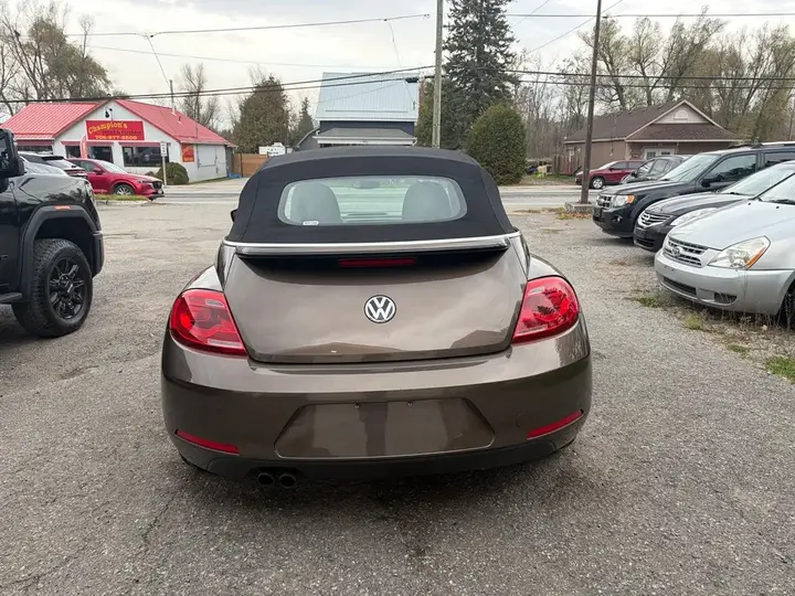 Volkswagen Beetle 2015 photo 4
