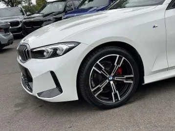 BMW 3 Series 2023 photo 2
