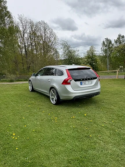 Volvo V60 2011 photo 2