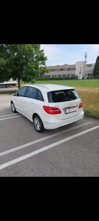 Mercedes-Benz B-Class 2014 photo 2