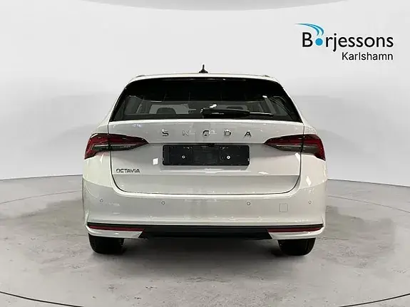 Skoda Octavia 2027 photo 4