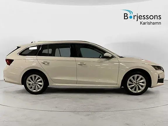 Skoda Octavia 2027 photo 2