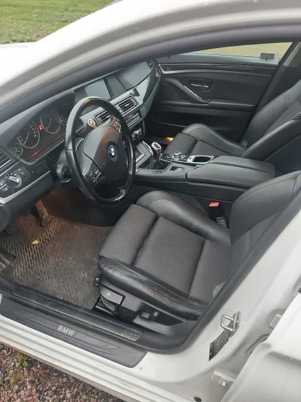 BMW 520D 2011 photo 2