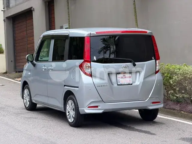 Toyota Roomy 2023 photo 5