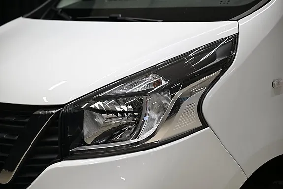 Nissan Nv300 2021 photo 2