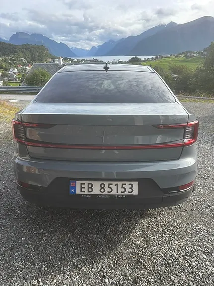 Polestar 2 2021 photo 2