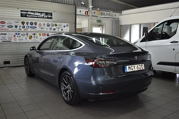 Tesla Model 3 2020 photo 3