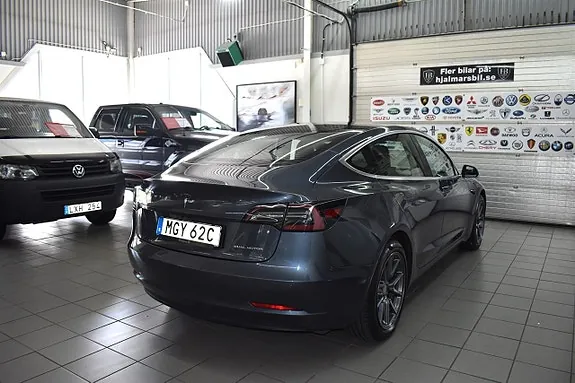 Tesla Model 3 2020 photo 2
